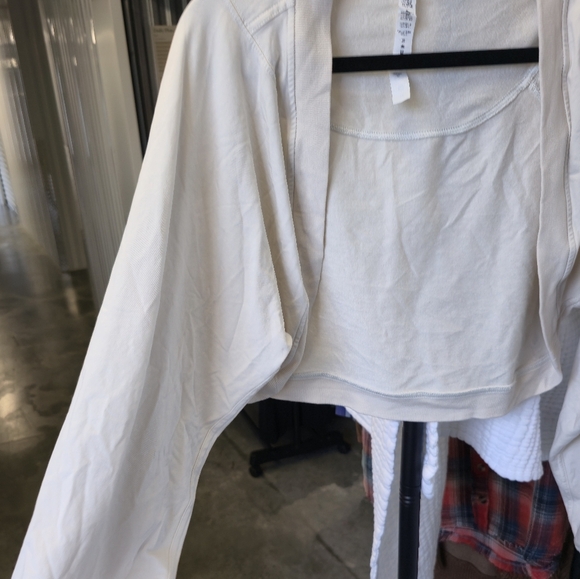 Lululemon  Cream Women's Top - Picture 4 of 10